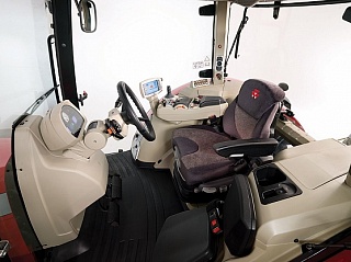 Кабина трактора MF8700